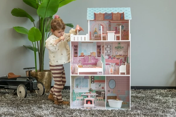 Evi is 3 jaar en 100 cm lang