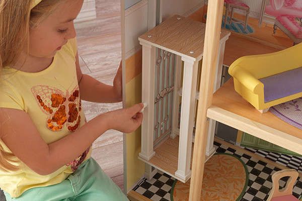 Voorzien van lift (handbediend).