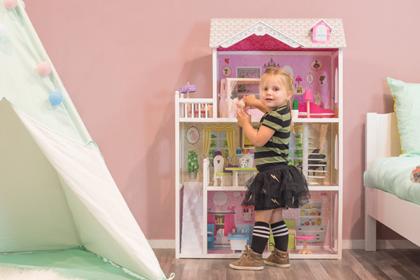 Roos is 2,5 jaar en 92 cm lang.