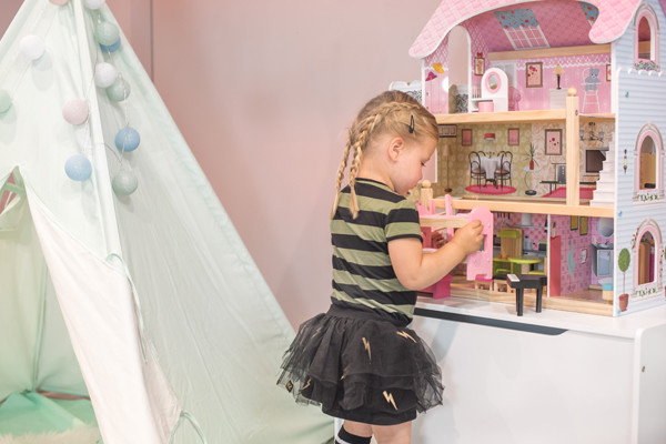 Roos is 2,5 jaar en 92 cm lang.