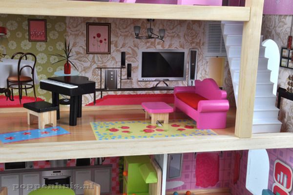 Woonkamer met zithoek.