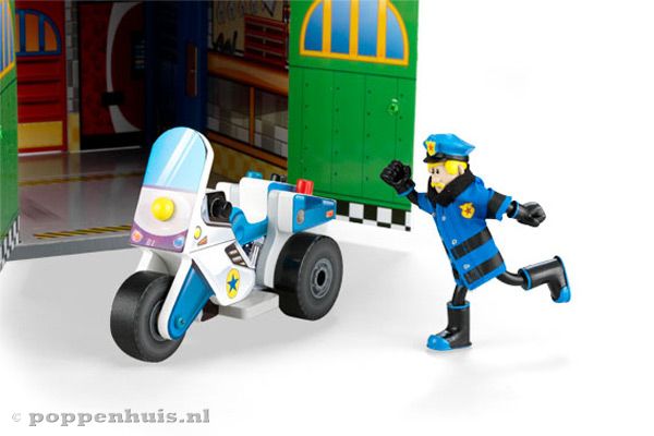 Politiemotor met agent.