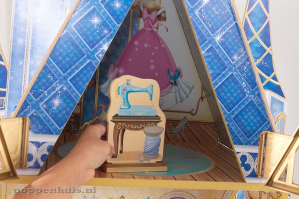 De bovenste verdieping van de Cinderella Midnight Mansion.